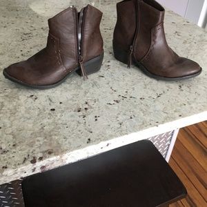 Arizona half-boots
